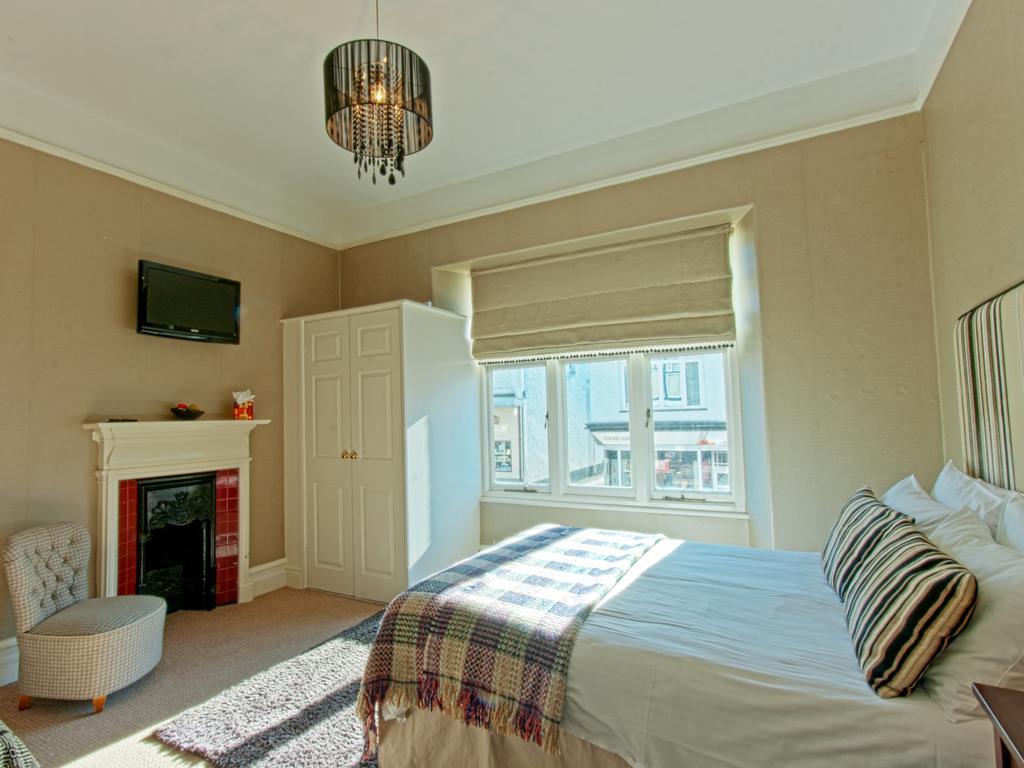 Monties Guest House - Adults Only Bowness-on-Windermere Zimmer foto